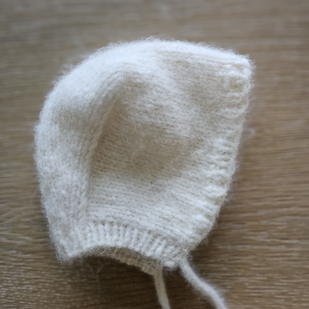 Luxelim Angora Hand Made Bonnet - Picture 4 of 4